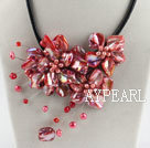 vakre 17,7 inches røde perle og shell blomst halskjede