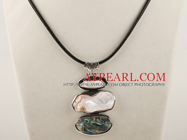 17.7 inches lovely shell pendant necklace 