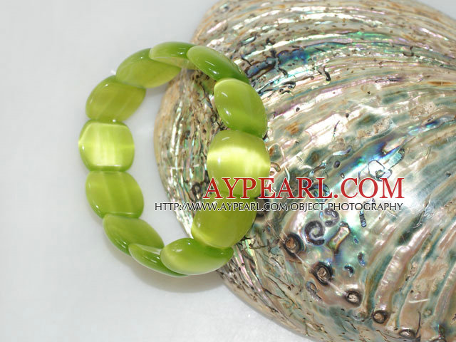 stretchy green color cat's eye bracelet