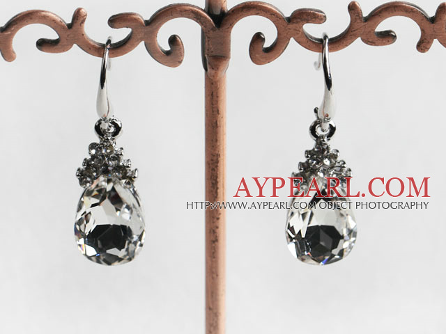 shinning manmade crystal like earrings 