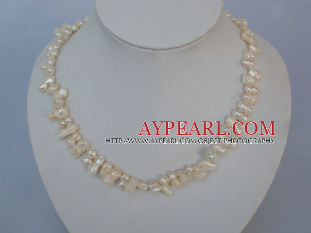 17.5 inches white pearl necklace with lobster clasp