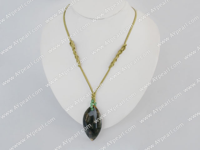 simple and fashion grass color agate necklace with extendable chain