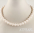 admirablement 16,5 pouces 11-12mm couleur naturelle collier de perles blanches
