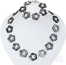 collier de perles bracelet shell fleur résolue avec fermoir boîte