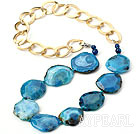 Blue Color Burst Pattern Crystallized Agate Knotted Necklace mit Golden Color Metal Chain (The Chain abgeleitet werden können)