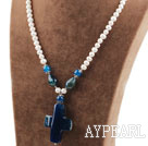 Perles d'eau douce blanches et Croix Forme Collier Bleu Pendentif Agate