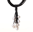 Les brins multi 11-12mm d'eau douce blanche Collier en cuir perle avec fermoir magnétique et Cuir Noir