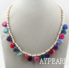 Verschiedene Weiße Süßwasser Perlen und Herz-Form-Multi Color Achat Halskette