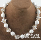 White Pearl Crystal ja White Giant Venussimpukka kaulakoru