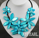 Lake Blue Color Ferskvann Pearl og Shell Flower halskjede med Lærsnøre