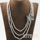 Trois de riz forme de perles d'eau douce collier de fleurs avec des accessoires