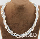 Tre Strand White Pearl og Opal Crystal halskjede