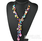 e necklace with extendable Collier forme avec extensible chain chaîne