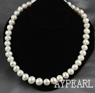 Fast Round weißen Süßwasser-Zuchtperlen Perlen Abschluss Halskette