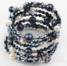 Black and White Freshwater Pearl og Black Crystal Wrap Bangle Bracelet