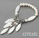 Weiße Süßwasser Perlen und weißen Schale elastische Armband