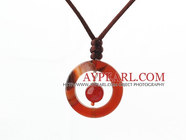 lovely agate pendant with extendable chain