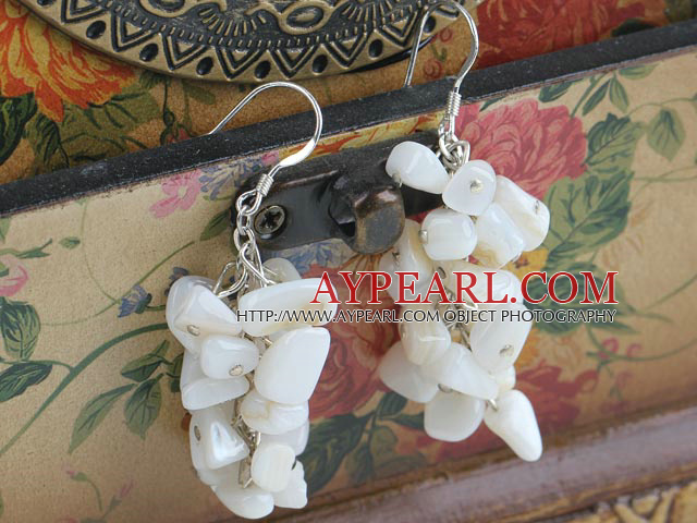 Popular Cluster Style White Chipped Shell Link Dangle Earrings With Fish Hook