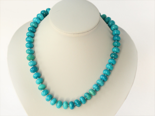 17.5 inches blue spinder stone necklace with moonlight clasp