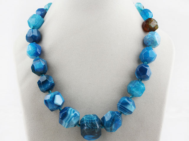 Chunky Style Incidence Angle Crystallized Blue Agate Graduated Necklace