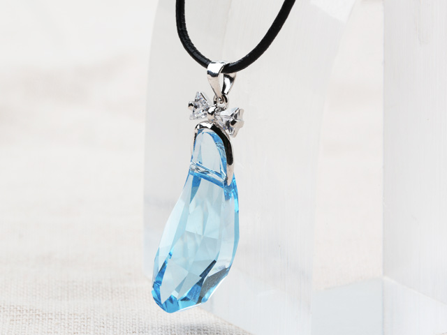 Simple Design Sky Blue Color Austrian Crystal Eggplant Shape Pendant Necklace with Leather Chain