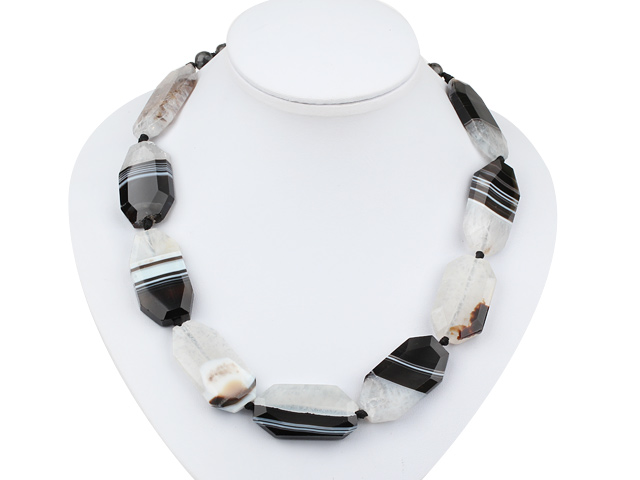 Lovely Chunky Faceted Black And Gray Agate Beaded Necklace With Moonight Clasp