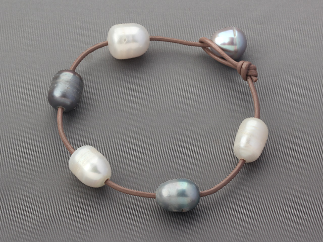 Classic Design 11-12mm Natural White and Gray Freshwater Pearl Brown Leather Bracelet with Pearl Clasp