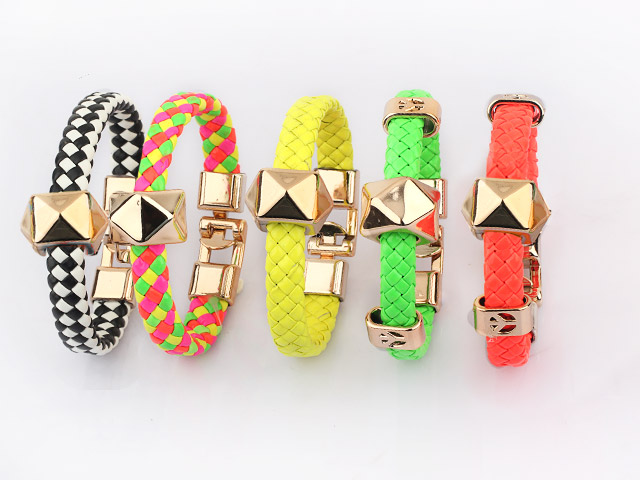 5 Pieces Fashion Style Candy Color Leather Friendship Bracelet with Metal Accessories( Random Color )