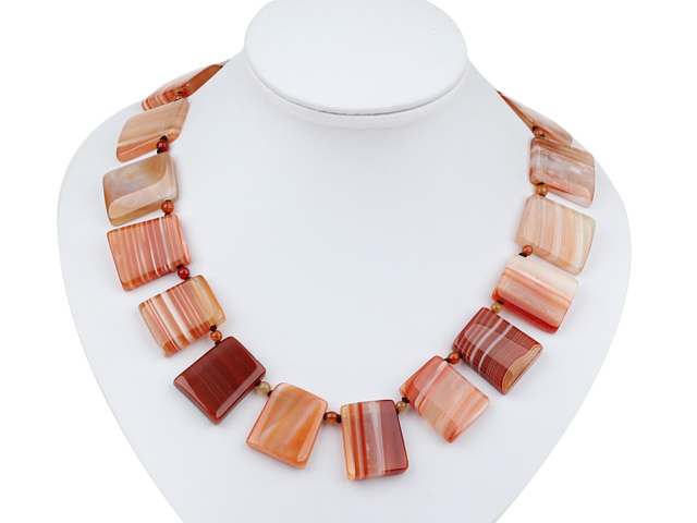 chunky style agate necklace with moonlight clasp