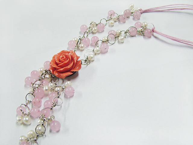 Y shape white pearl rose quartze flower necklace