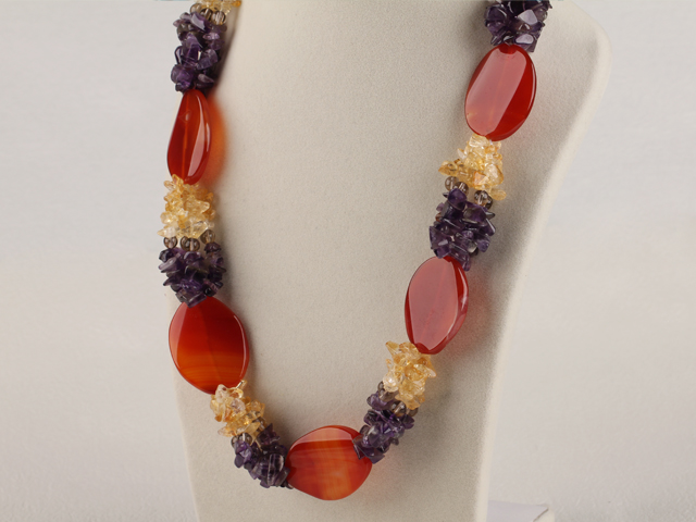 admirably chunky style agate and crystal necklace