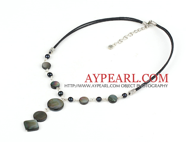 lovely pearl and black lip shell necklace with extendable chain