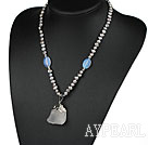 Grå Pearl och Opal Crystal Halsband med Clear Crystal Pendant