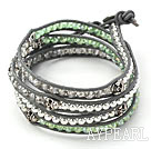 Grüne Kristall-und Silber Farbe Perlen und Schädel Woven Wrap Armband mit schwarzem Lederband