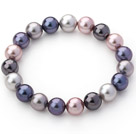 Klassischer Entwurf Verschiedene Multi Color 10mm Seashell Perlen Stretch-Armband