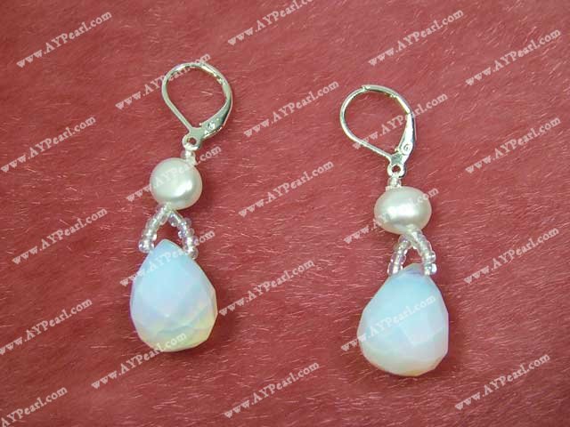 Moonstone pearl earring