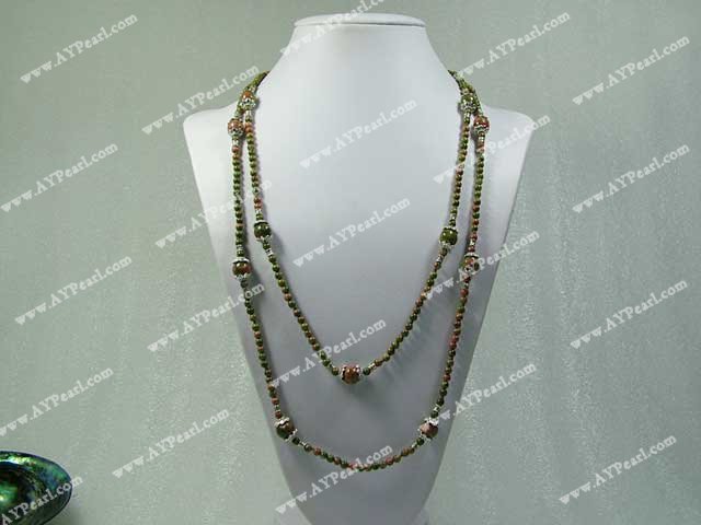 collier en pierre