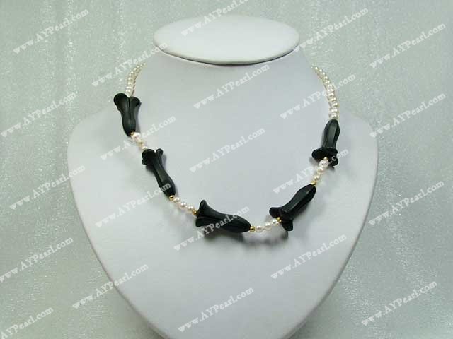 pearl gem necklace