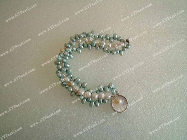 pearl bracelet