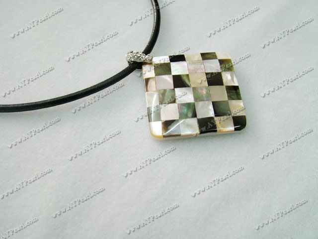 shell pendant necklace