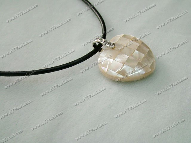 shell pendant necklace