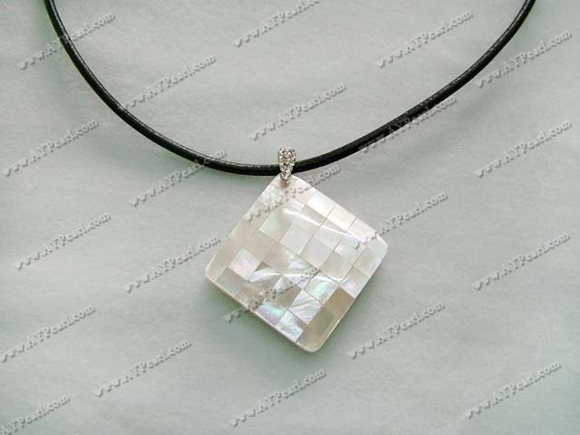 shell pendant necklace