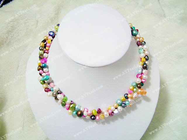 dyed pearls necklace