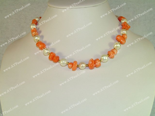 collier de perles de corail