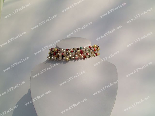 multicolor pearl necklace