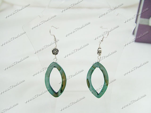 shell earrings