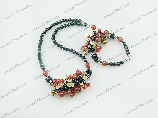 Pearl black and red agate set 