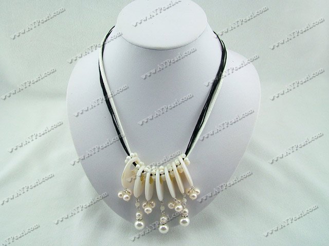 shell pearl necklace