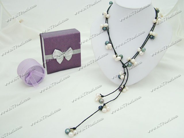 black-white pearl necklace