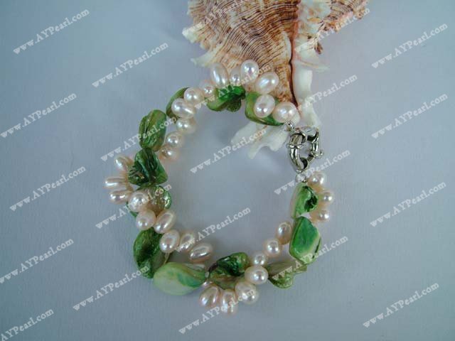 pearl bracelet